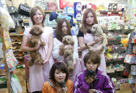 ペットショップワンニャンホンポのスタッフ写真